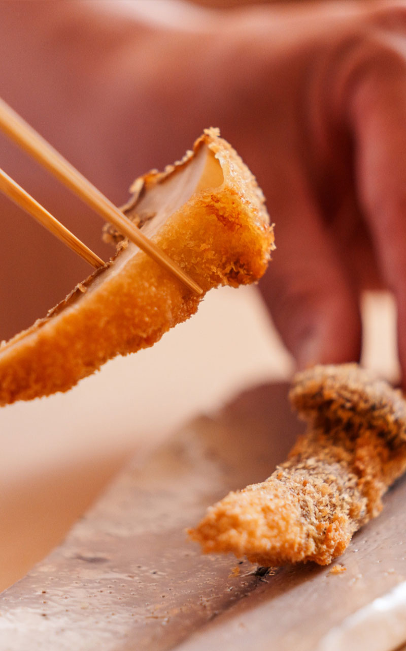 一皿に宿る、九州の記憶と四季の彩り月替わり、完全予約制の贅沢